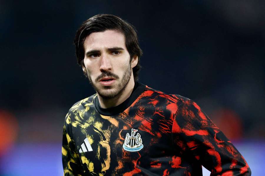 Tonali's agent hits out at rumours linking Newcastle midfielder with Arsenal Tonali's agent hits out at rumours linking Newcastle midfielder with Arsenal