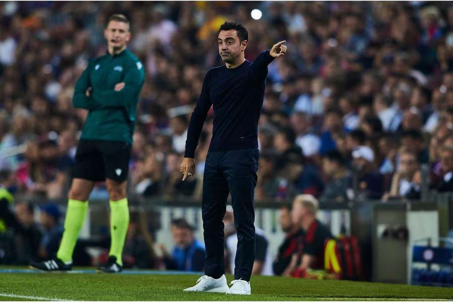 Xavi terá que se contentar com competições restantes na temporada após eliminação do Barça na Liga dos Campeões