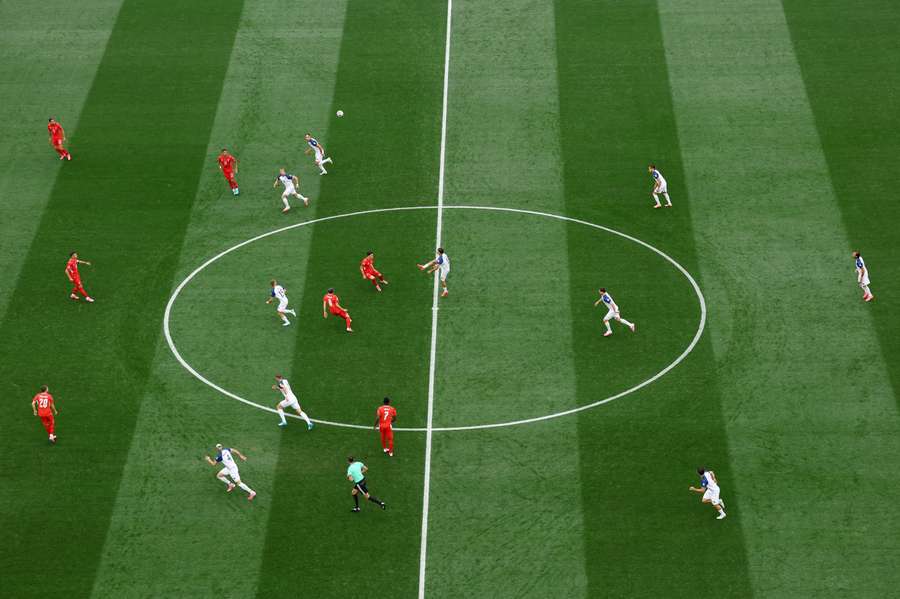 Il calcio d'inizio Il calcio d'inizio