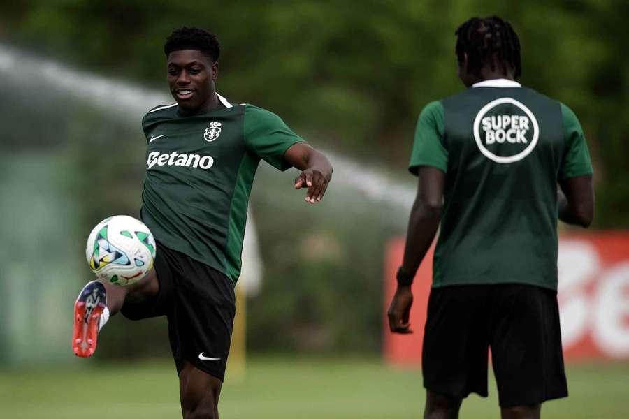 Doumbia no treino do Sporting Doumbia no treino do Sporting