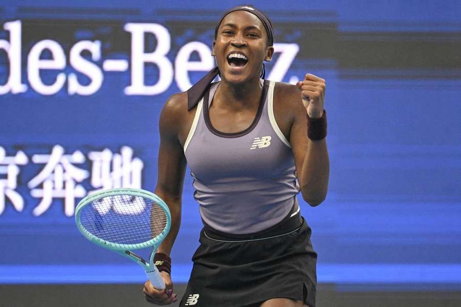 Coco Gauff celebra triunfo em Pequim