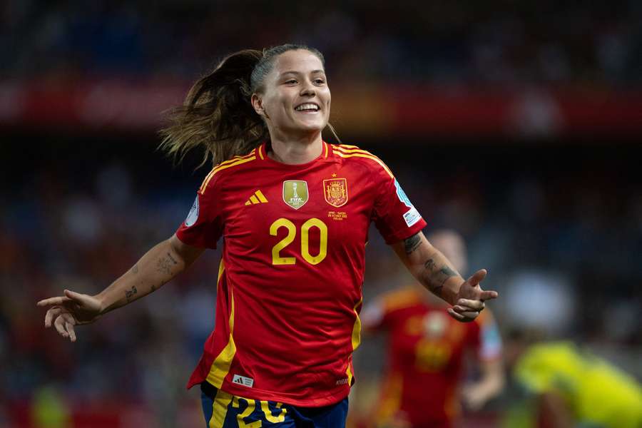 Claudia Pina decisiva na primeira mão Claudia Pina decisiva na primeira mão