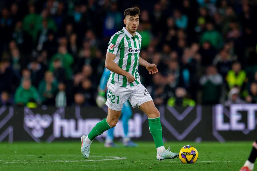 Marc Roca, durante un partido con el Betis esta temporada