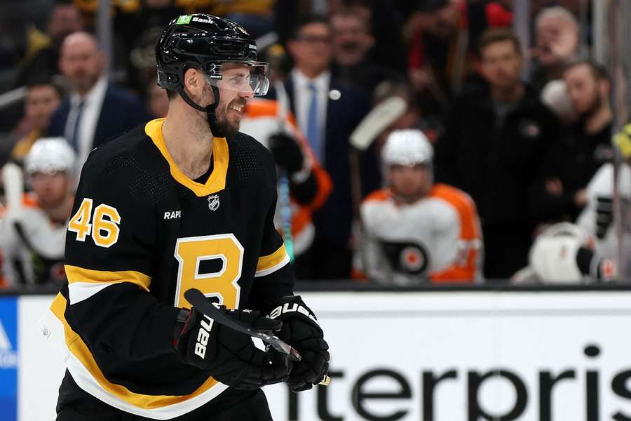 David Krejčí proti Philadelphii nastoupil do 1000. utkání v NHL.