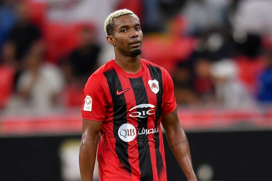 Thiago Mendes está em conversas com Atlético-MG