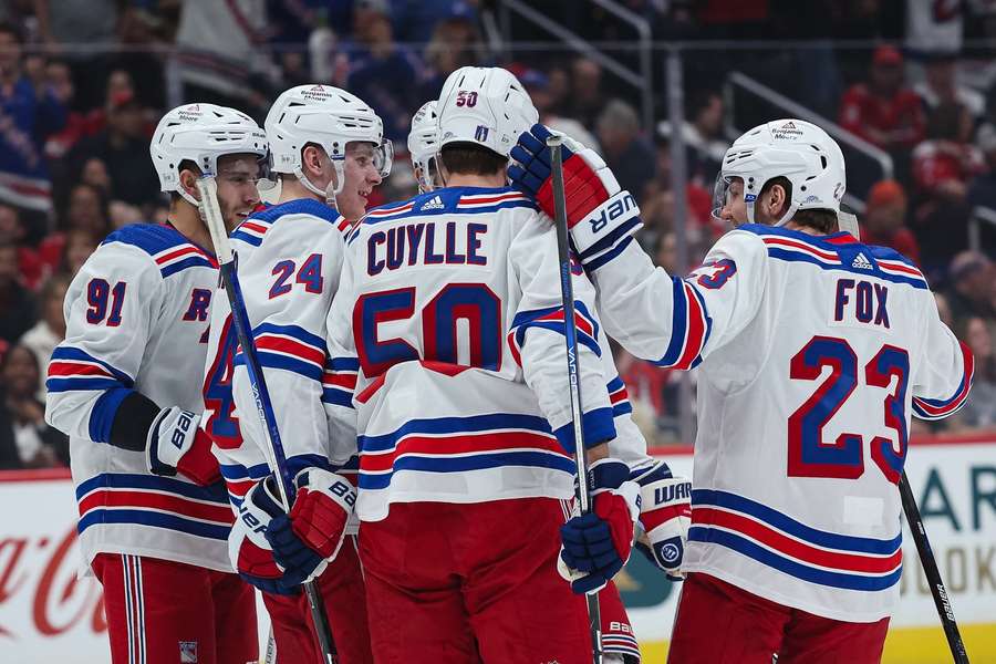 NHL Round-up: New York Rangers cruiser videre mens Edmonton har tre matchbolde