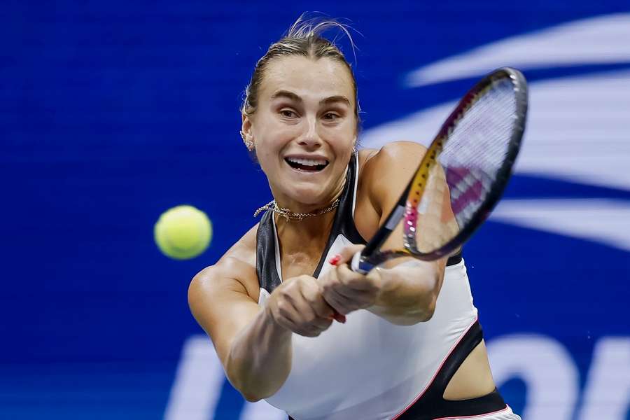 Aryna Sabalenková během finálového duelu s Amandou Anisimovovou.