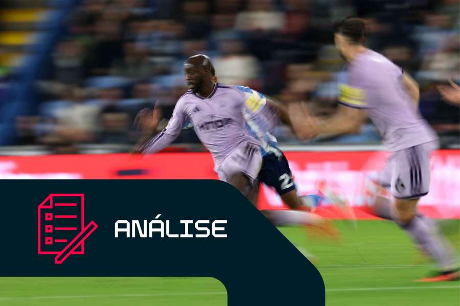 Yoane Wissa, do Newcastle United, correndo como o Flash em jogo contra o Coventry Yoane Wissa, do Newcastle United, correndo como o Flash em jogo contra o Coventry