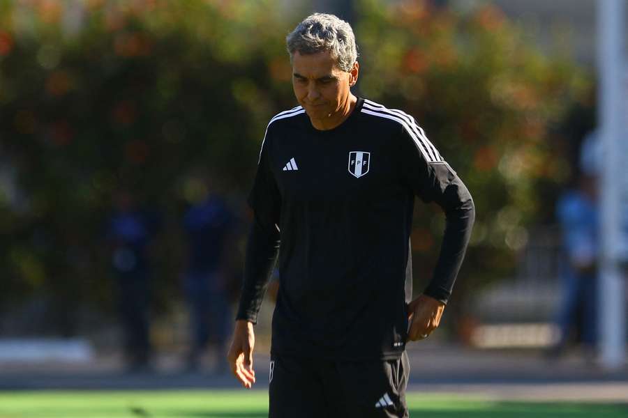 Chemo del Solar, entrenador del Perú