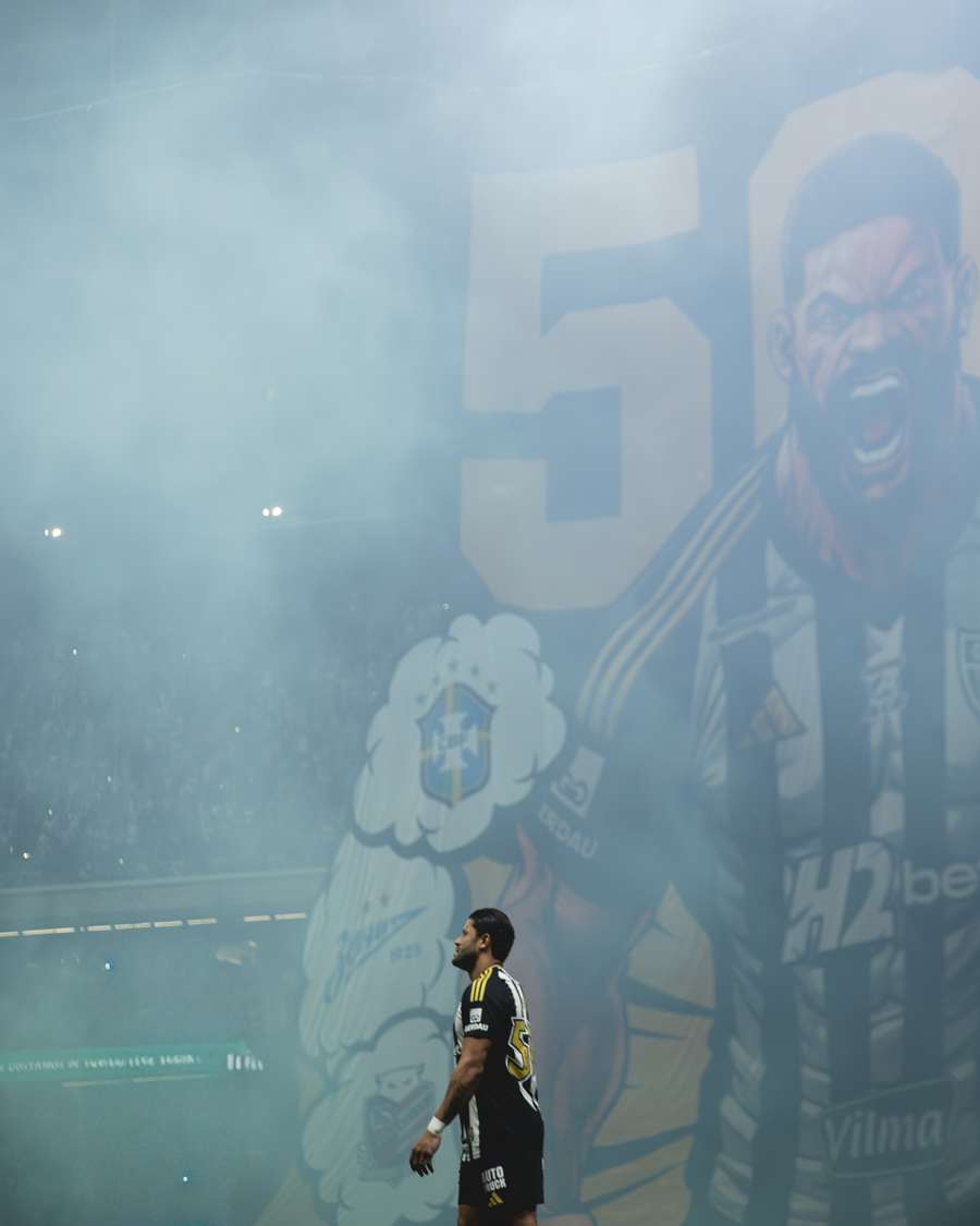 Hulk foi homenageado pelo 500 gols na carreira