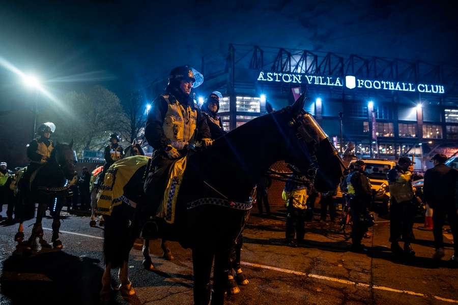 Polizia a cavallo a Birmingham Polizia a cavallo a Birmingham
