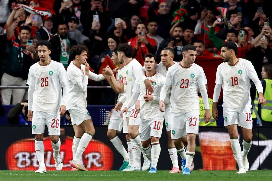 Neil El Aynaoui célèbre son but égalisateur avec Achraf Hakimi lors du match amical entre le Maroc et l'Équateur au stade Metropolitano de Madrid, le 27 mars 2026. Neil El Aynaoui célèbre son but égalisateur avec Achraf Hakimi lors du match amical entre le Maroc et l'Équateur au stade Metropolitano de Madrid, le 27 mars 2026.