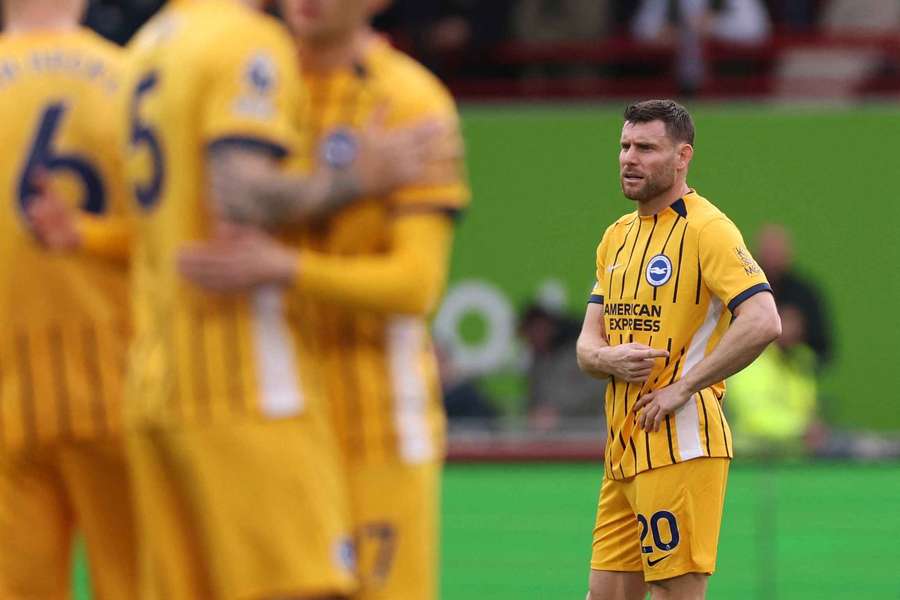 Milner stabilește recordul de prezențe în Premier League Milner stabilește recordul de prezențe în Premier League