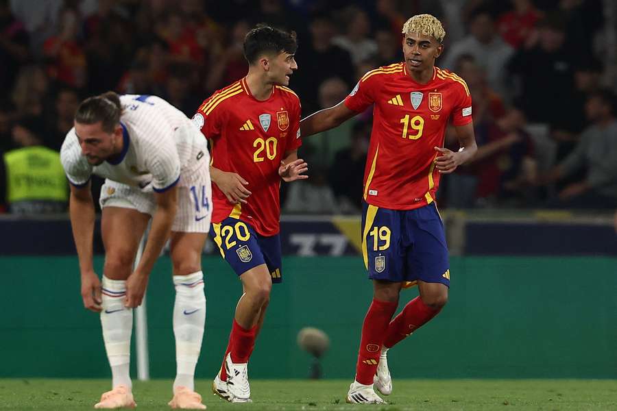 Lamine Yamal y Pedri, en el mejor equipo del mundo de 2025