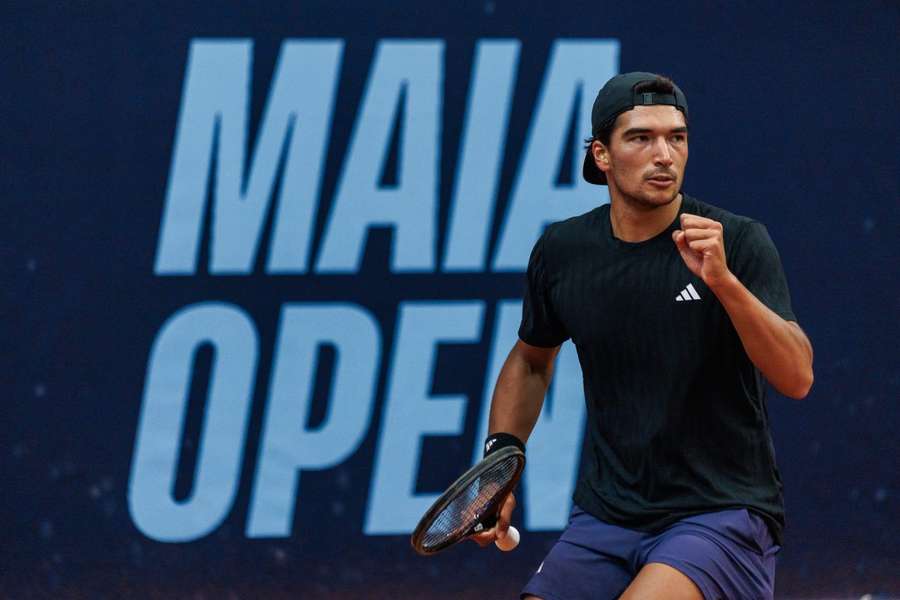 Henrique Rocha caiu diante do russo Alexey Vatutin Henrique Rocha caiu diante do russo Alexey Vatutin