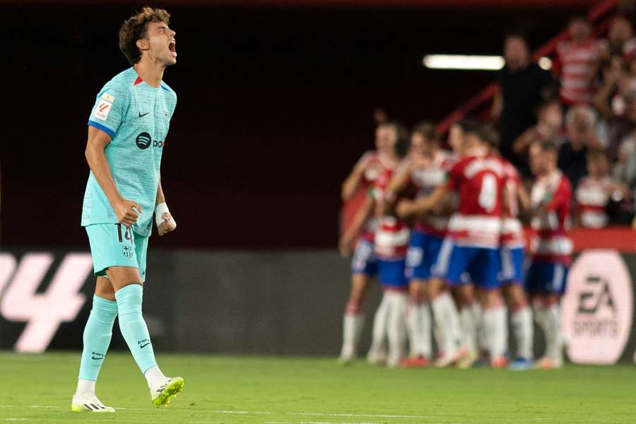 João Félix, do Barça, lamenta gol tomado em Granada