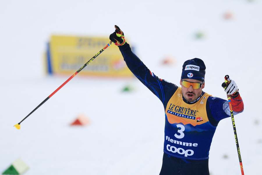 Jules Chappaz 2e en sprint derrière le roi Johannes Klaebo