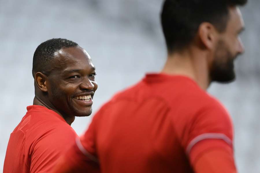 Mandanda foi convocado 160 vezes desde sua estreia em maio de 2008