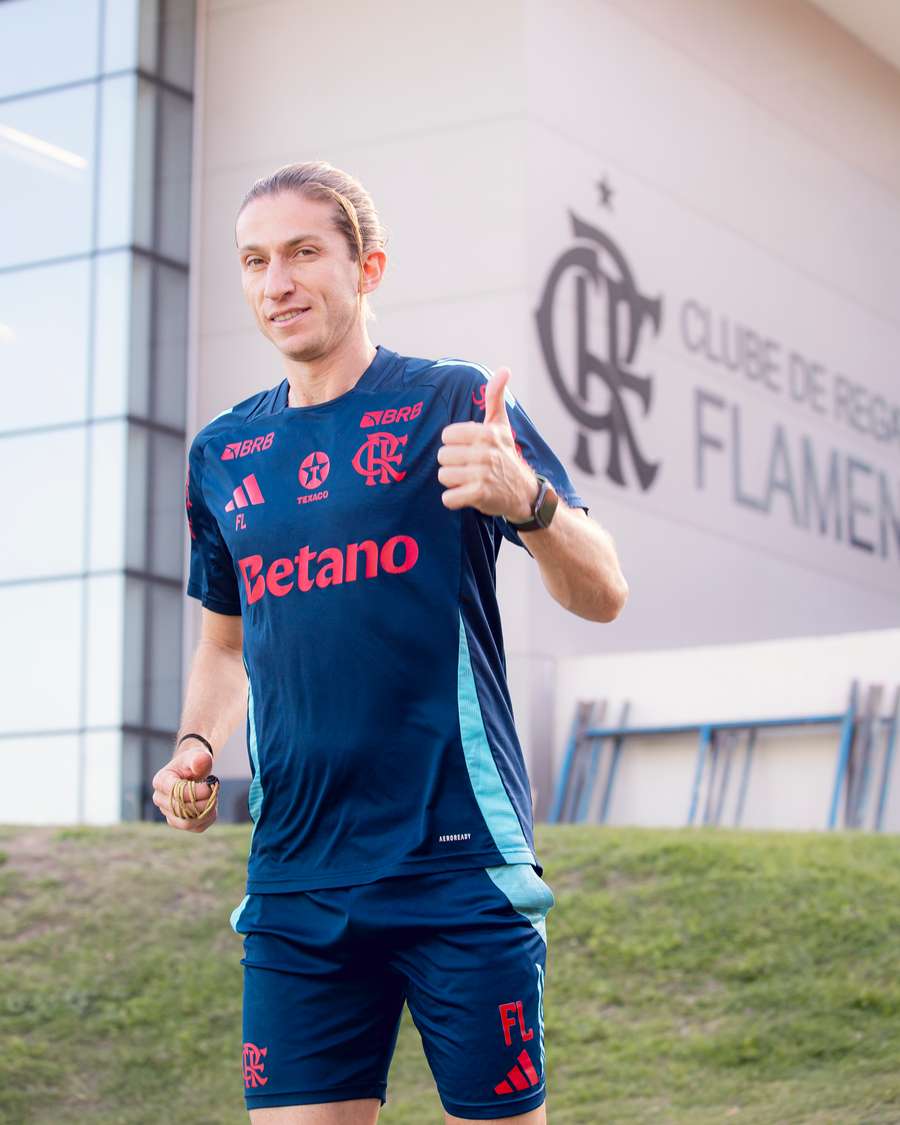 Filipe Luís segue no Flamengo para 2026 Filipe Luís segue no Flamengo para 2026