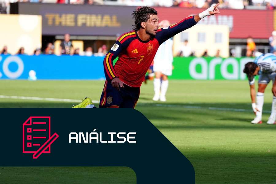 Ferran Torres, de Espanha, celebra o golo da vitória na final do Mundial
