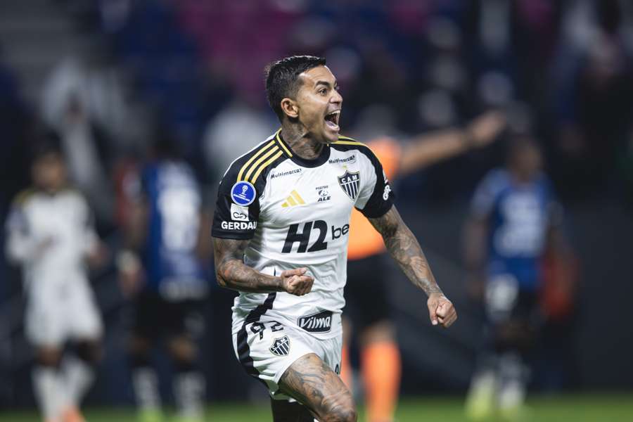 Dudu fez o gol salvador no fim da partida Dudu fez o gol salvador no fim da partida