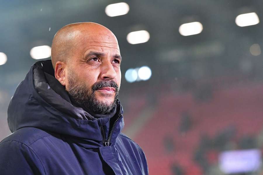 AZ Alkmaar neemt per direct afscheid van hoofdtrainer Pascal Jansen AZ Alkmaar neemt per direct afscheid van hoofdtrainer Pascal Jansen