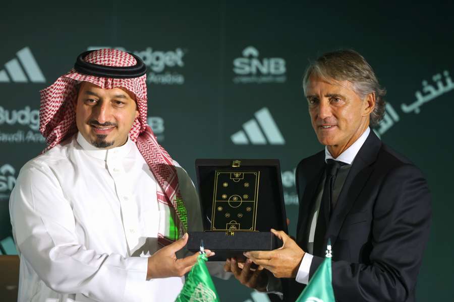 Mancini apresentado como novo selecionador da Arábia Saudita