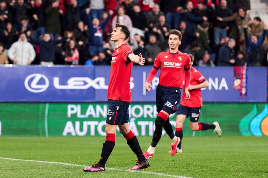 Budimir celebra un gol