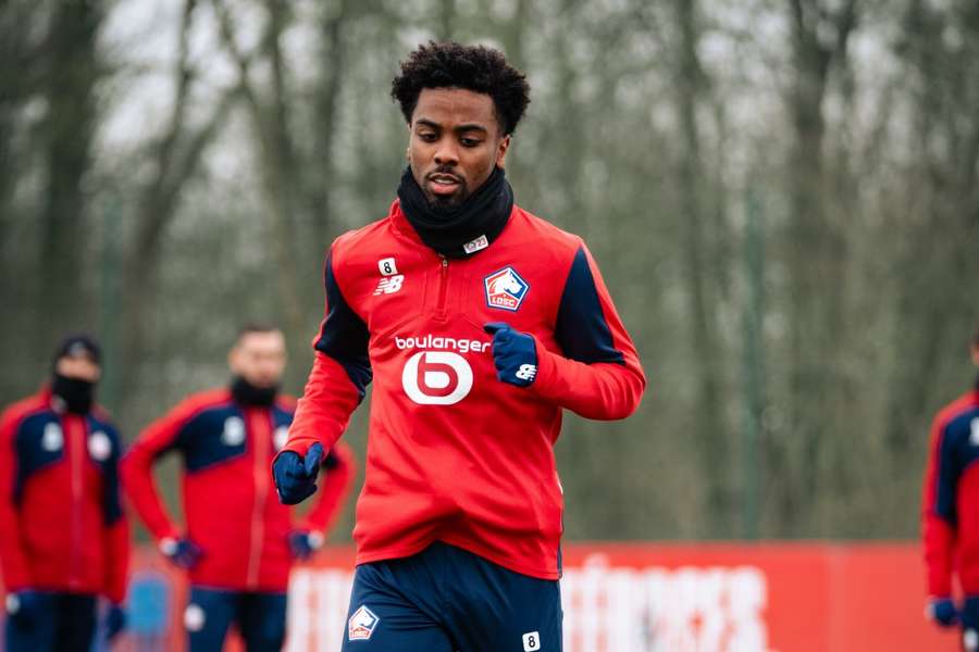 Marseille signing Gomes: Some players intimidated wearing Man Utd shirt