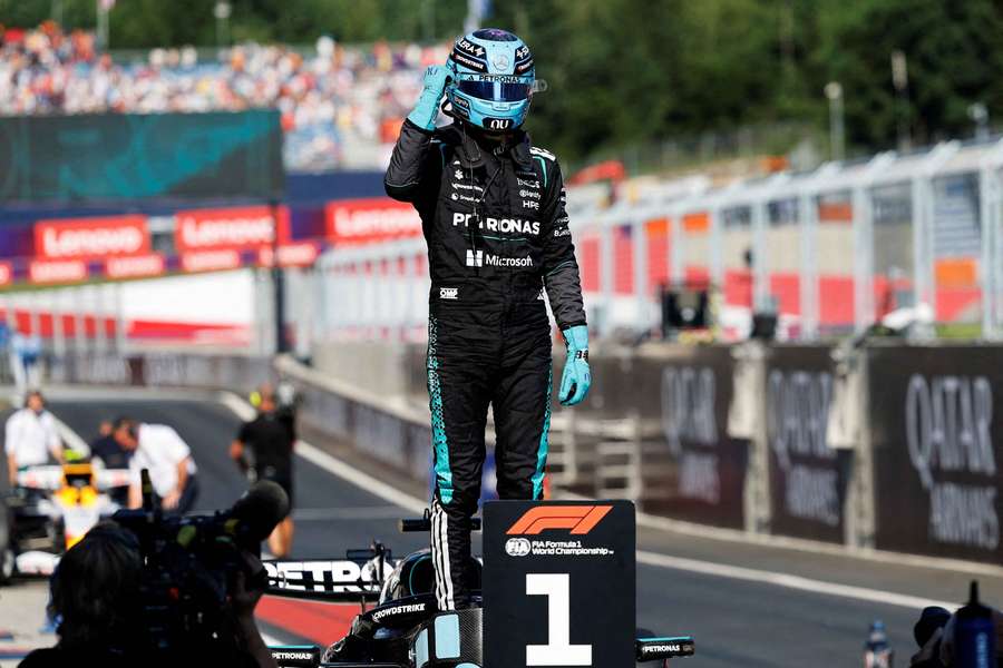 Russell celebra su pole en Austria