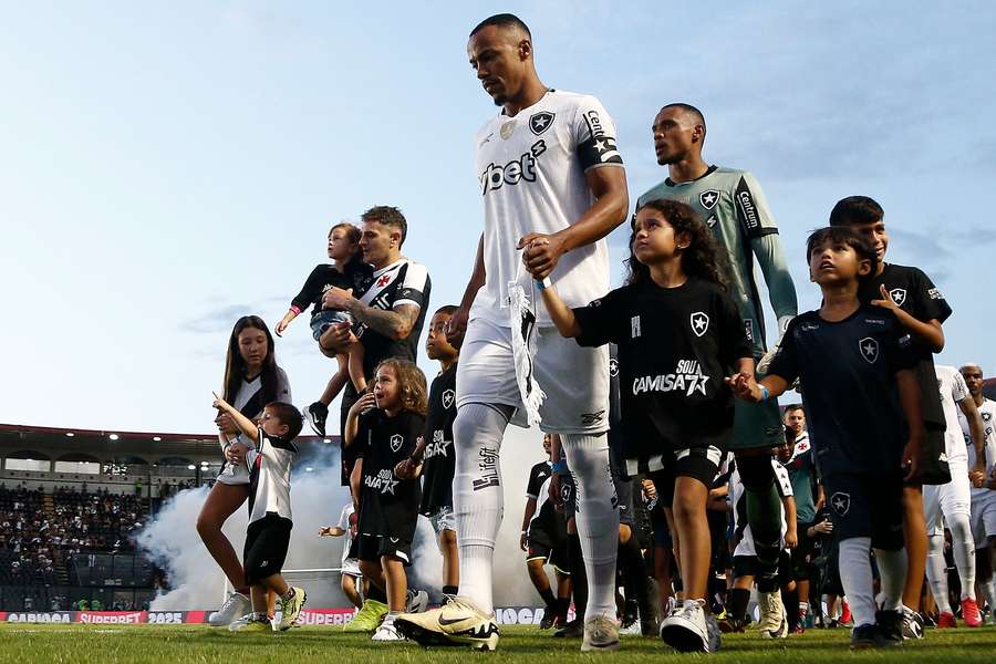 Entrada dos jogadores do Botafogo em São Januário