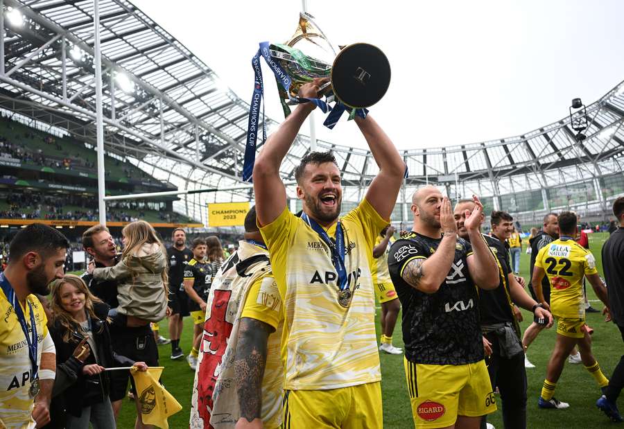 La Rochelle's French lock Thomas Lavault celebrates with the trophy