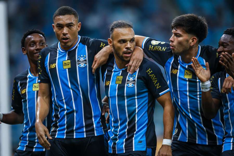 O Grêmio venceu o duelo de ida contra o Confiança