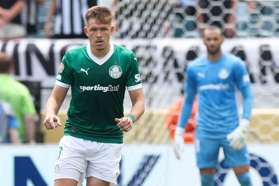 Bruno Fuchs durante partida contra o Botafogo, no Lincoln Financial Field