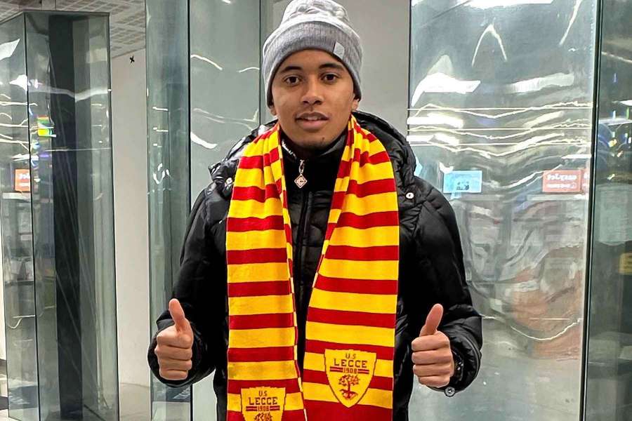 Oumar Ngom já com as cores do Lecce