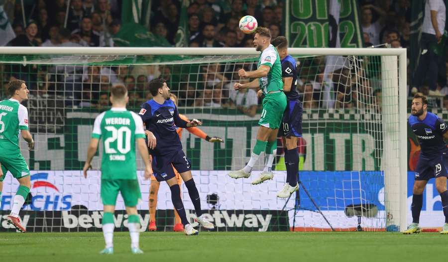 Niklas Füllkrug (Mitte) traf im Hinspiel zum 1:0-Sieg der Bremer