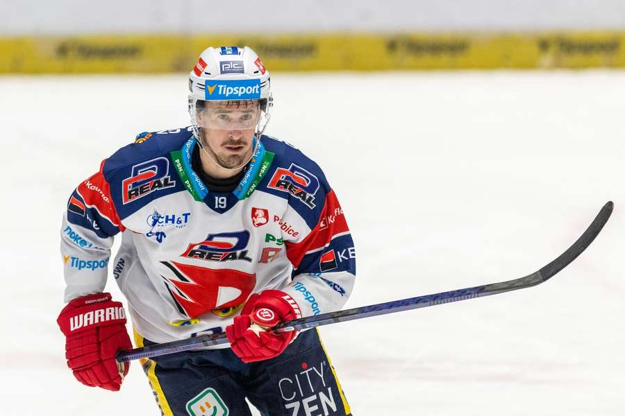 Roman Červenka se po 16 letech blýskl extraligovým hattrickem.