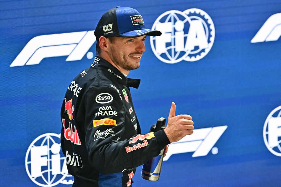 Verstappen nadviazal na predošlý triumf v šprinte. Verstappen nadviazal na predošlý triumf v šprinte.