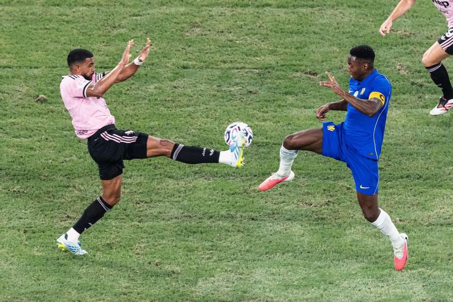 Dário Essugo foi capitão do Chelsea diante do Johor Darul Ta’zim Dário Essugo foi capitão do Chelsea diante do Johor Darul Ta’zim