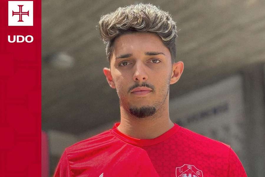 Pedro Jesus oficializado pela Oliveirense