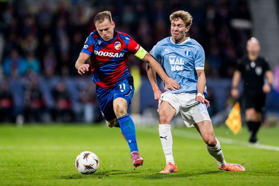 Kapitán Matěj Vydra vstřelil úvodní branku Viktorie proti Malmö.