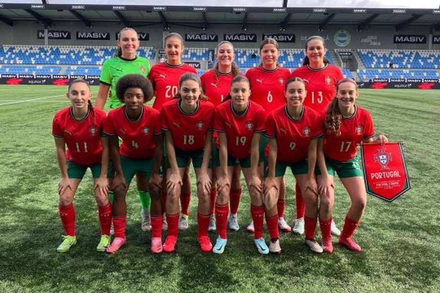 O onze inicial da Seleção Nacional feminina sub-17