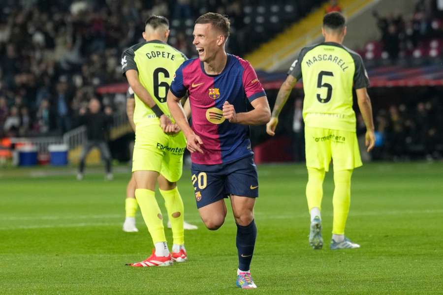 Dani Olmo celebra su gol