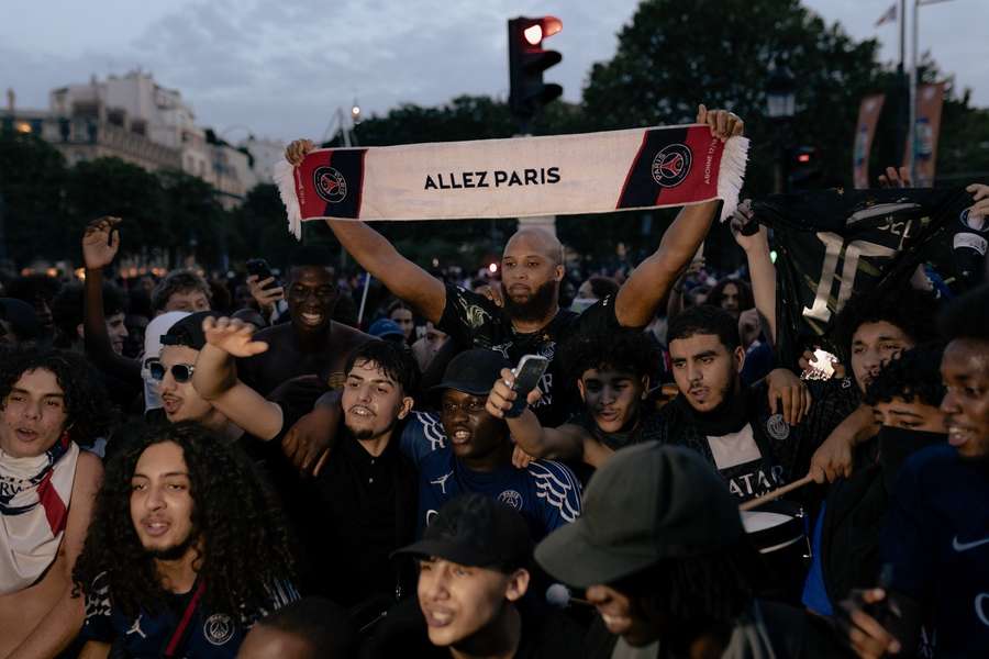 Allez, Paris! Allez, Paris!