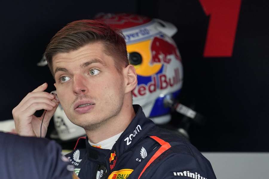Verstappen preferiu ficar no boxes quando segunda sessão foi cancelada pela chuva