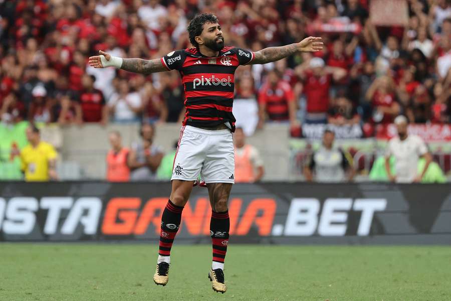 Flamengo e Vitória empataram na despedida de Gabigol