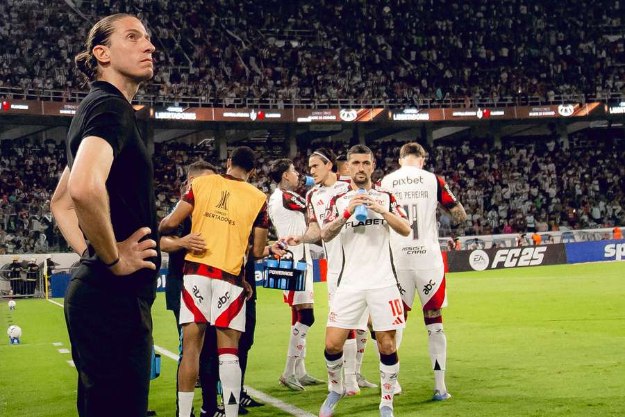 Flamengo, de Filipe Luís, vem de dois jogos sem vitórias