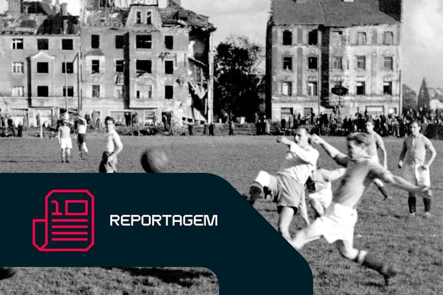 Bayern de Munique jogando em campo castigado pela guerra