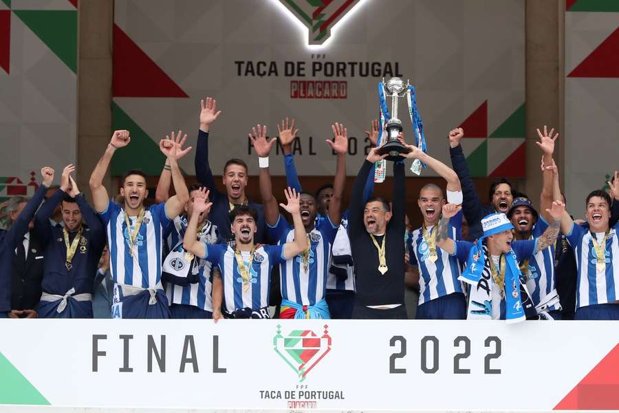 Sérgio Conceição quer conquistar o troféu pela segunda vez consecutiva Sérgio Conceição quer conquistar o troféu pela segunda vez consecutiva