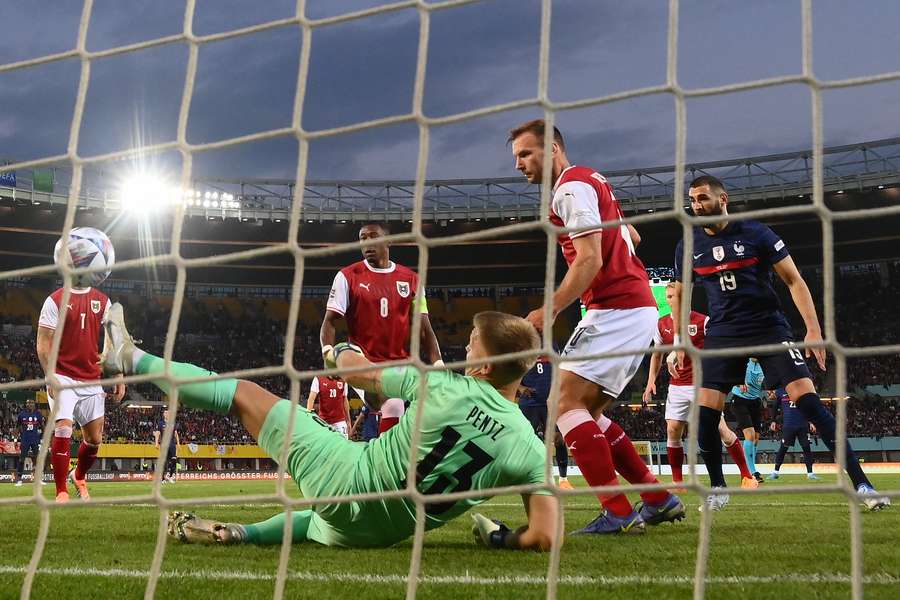 Benzema, testigo del gol de Francia contra Austria